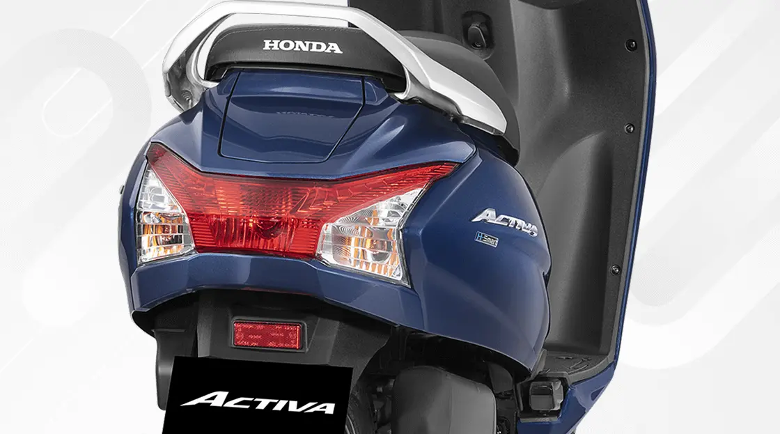 Striking Tail Lamp