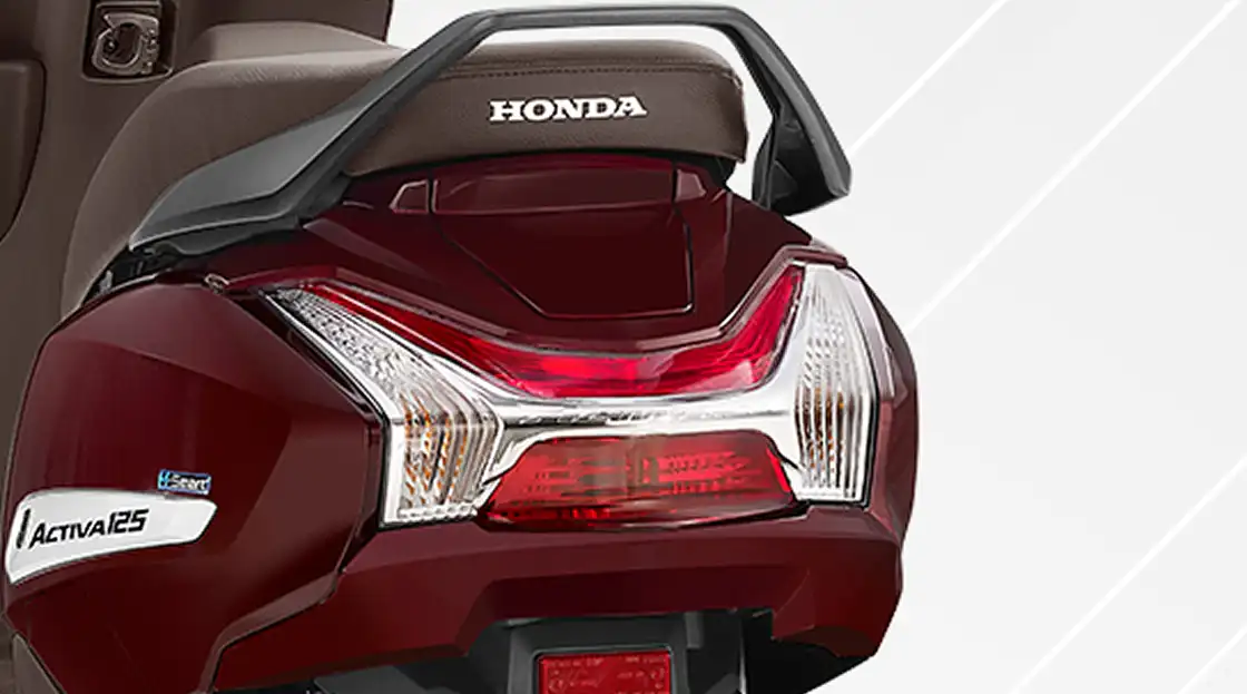 Striking Tail Lamp